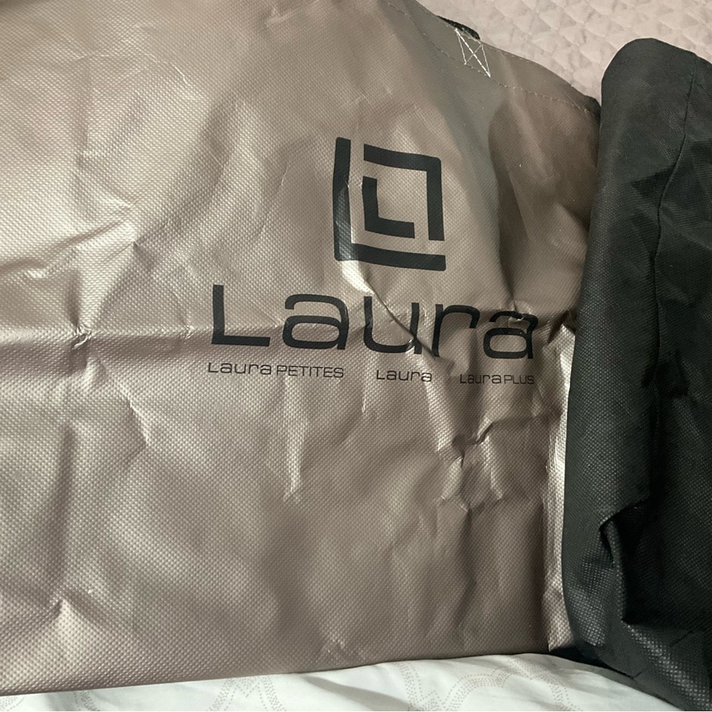 Assorted Branded Tote Bags - Picture 6 of 8